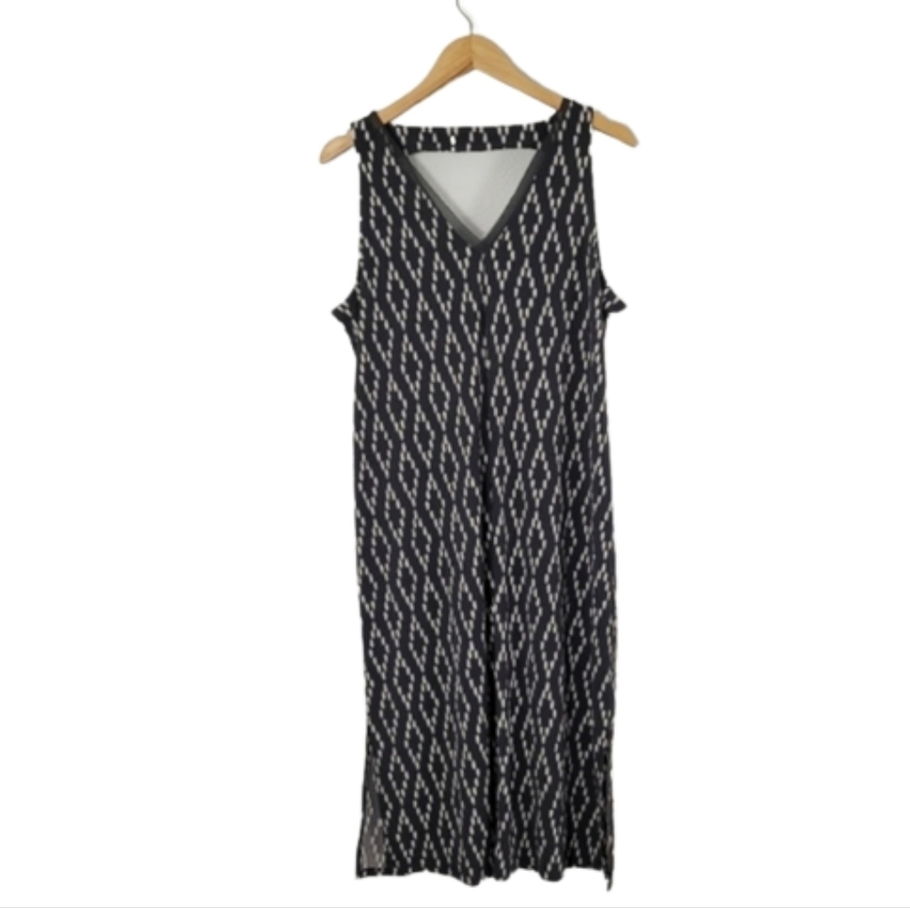 Banana republic black & white v-neck sleeveless shift midi dress
